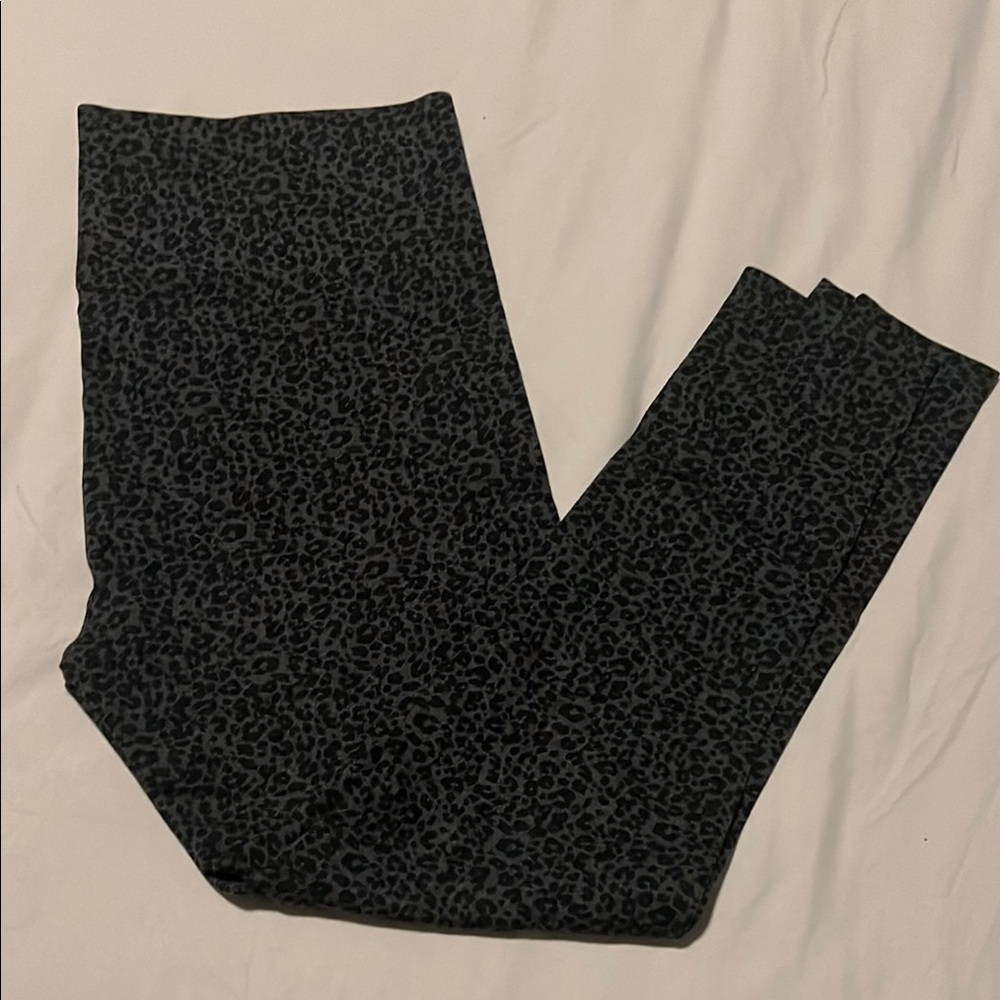 LOFT Charcoal Leopard Print Leggings